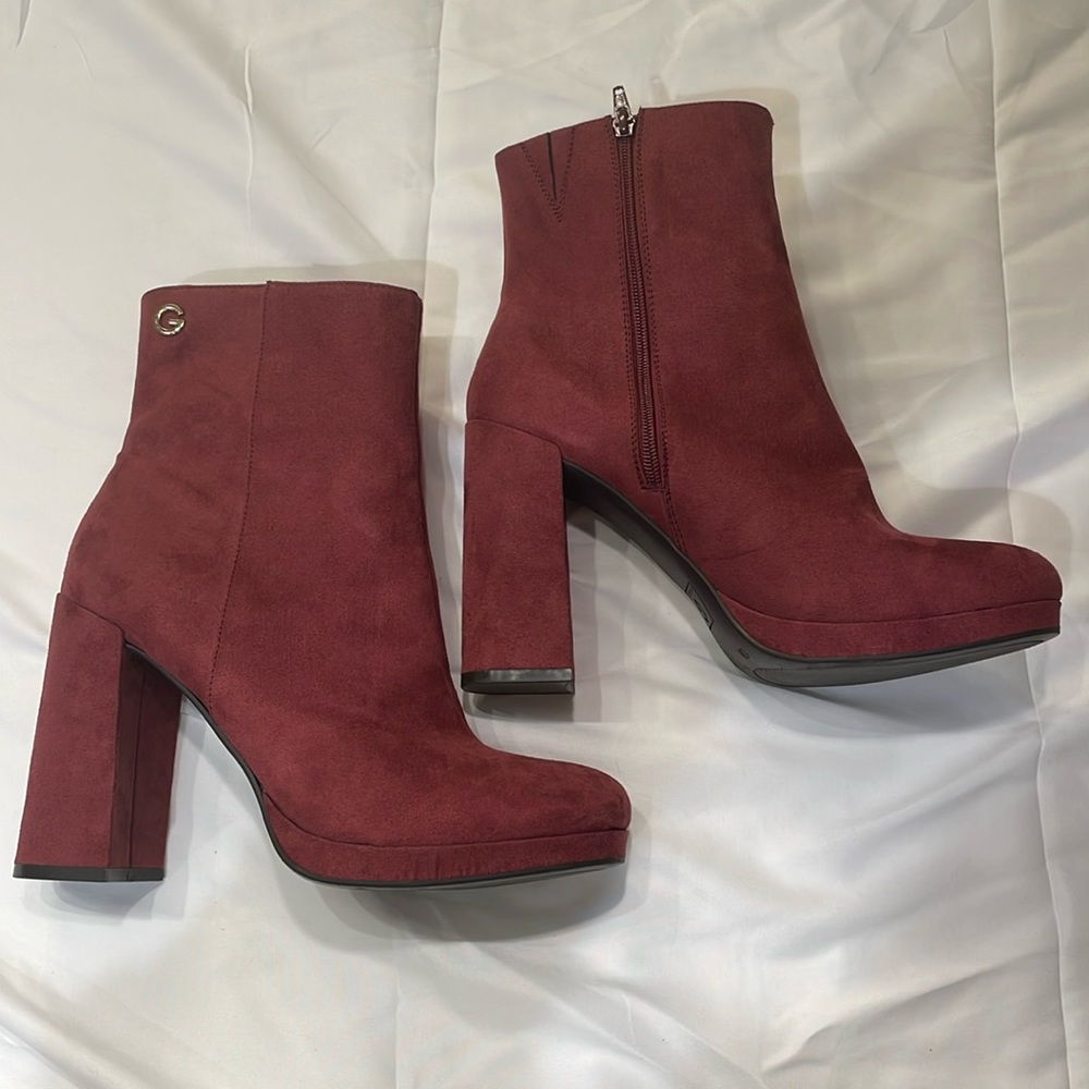 GBG Platform Heeled Ankle Boots Burgundy Faux Suede Zip Closure Size 10M Vamp - Picture 2 of 9